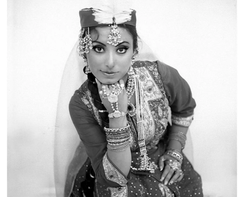 Ballerina di Danza Indiana. Scatto di medio formato con Rolleiflex Tessar 3.5, ©Annamaria Amura Photo