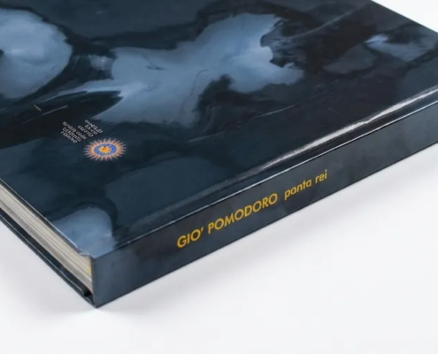Gio’ Pomodoro. Panta rei. Catalogo realizzato in occasione della mostra Giò Pomodoro panta rei, tenutasi a Palazzo Ducale di Urbino dal 19 Aprile al 15 Luglio 2018.