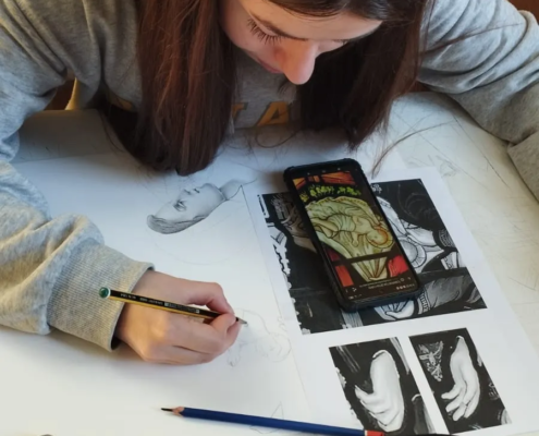 Alunni a lavoro al liceo Artistico Mengaroni per il progetto Candele a Candelara.
