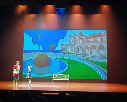 Spettacolo "Sua Maestà la Rossini" presso il teatro Rossini di Pesaro. Scenografie realizzate dagli studenti di arti figurative del liceo artistico Mengaroni.