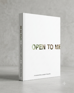 OPEN TO ME Progetto, impaginazione a cura di Annamaria Amura. Realizzato durante il corso di Linguaggio e tecnica della fotografia di reportage con il fotografo Guido Guidi. Impaginato realizzato durante il corso di impaginazione editoriale con Leonardo Sonnoli, presso l'ISIA di Urbino, A.A. 2012/2013.